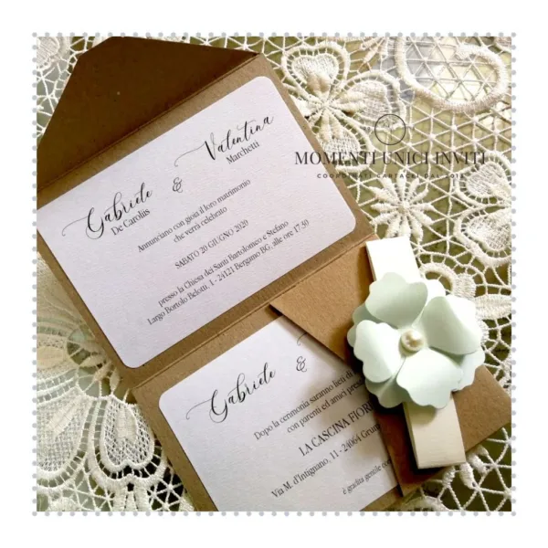 prtecipazione elegante con fiore momenti unici inviti - arianna