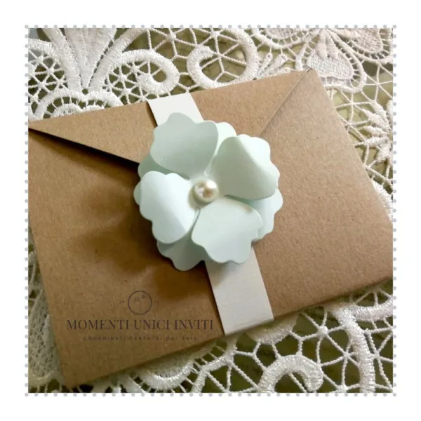prtecipazione elegante con fiore momenti unici inviti - arianna