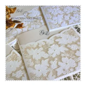 Partecipazione elegante taglio laser momenti unici inviti - fiori a rilievo