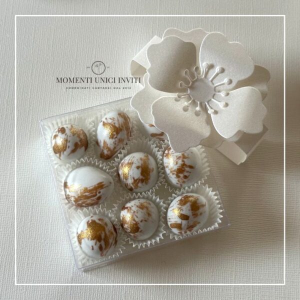 momenti unici inviti box degustazione 9 confetti anniversario MucciI