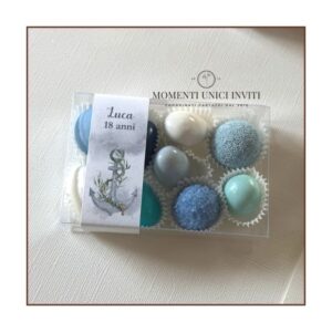 momenti unici inviti - box degustazione 9 confetti su pirottino 18 anni lui