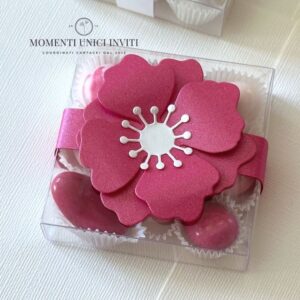 momenti unici inviti - box degustazione confetti con fiore fucsia