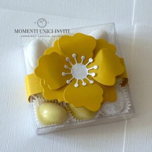 momenti unici inviti - box degustazione confetti con fiore giallo