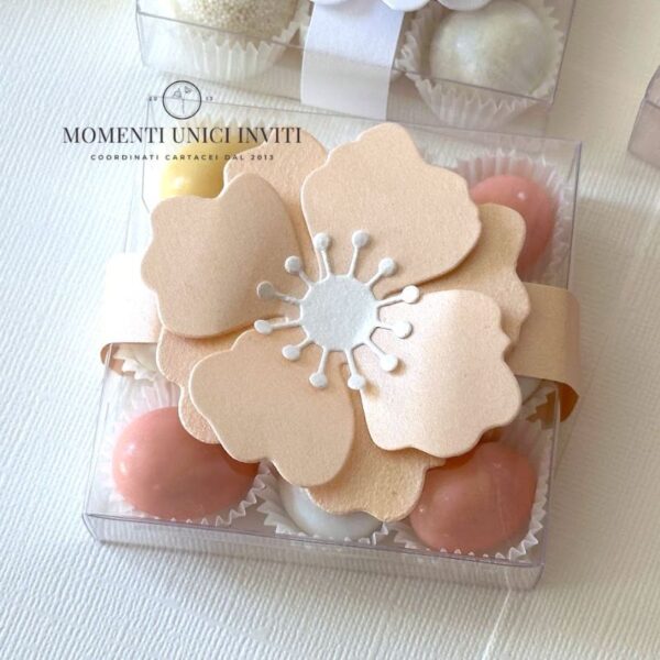 momenti unici inviti - box degustazione confetti con fiore pesca