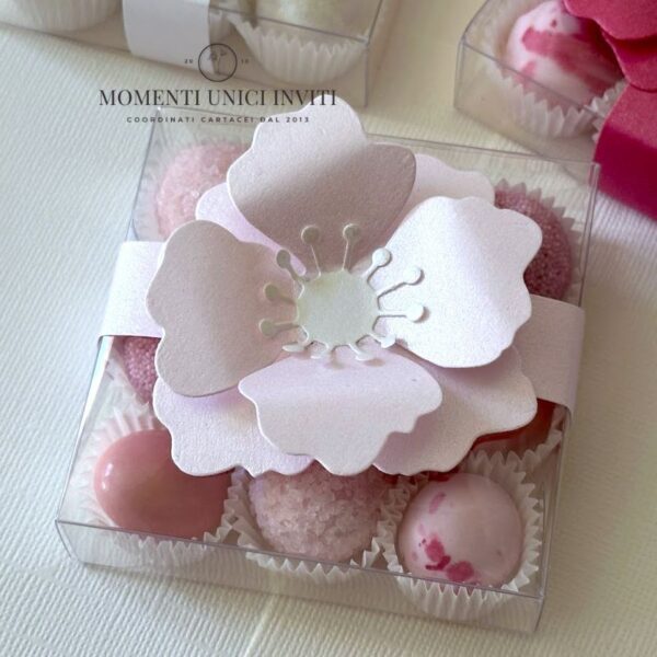 momenti unici inviti - box degustazione confetti con fiore rosa